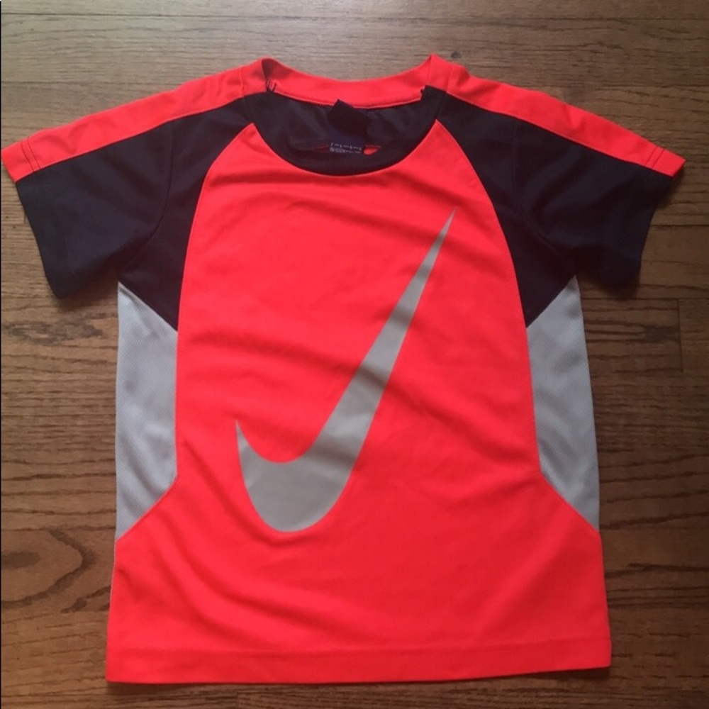 Nike t shirt